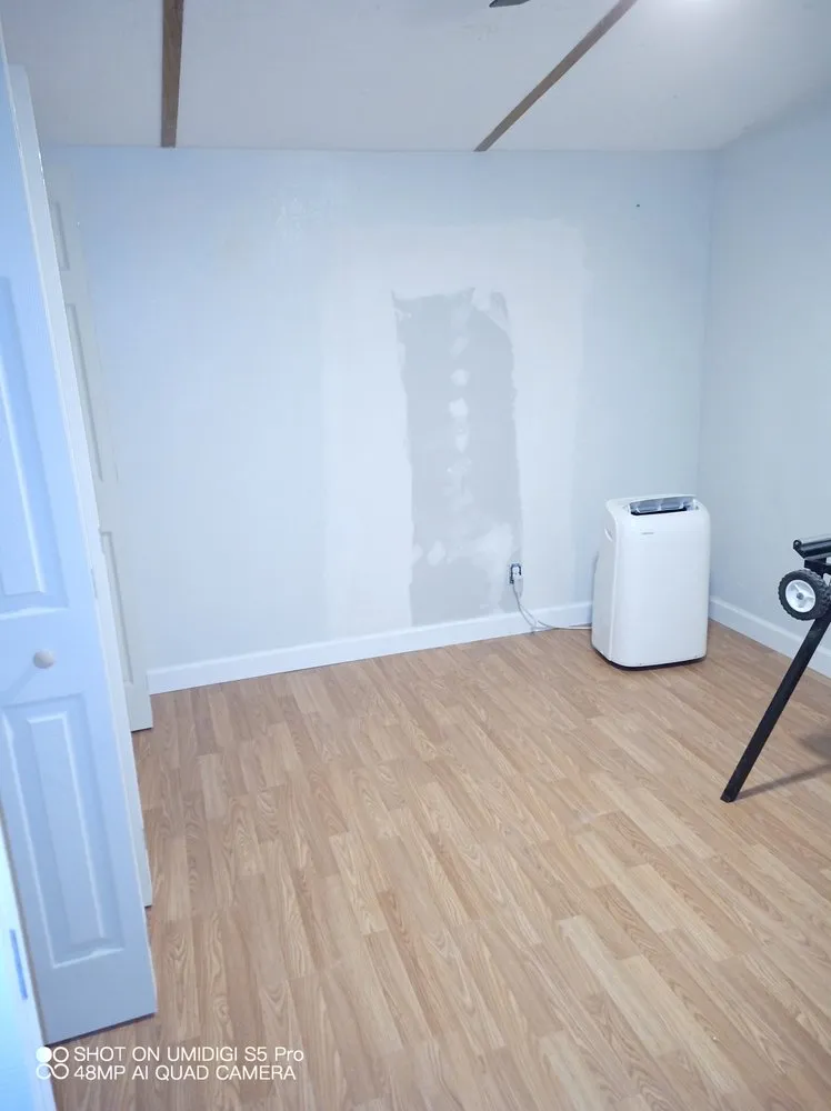 Slide of Handyman Services by Eriko