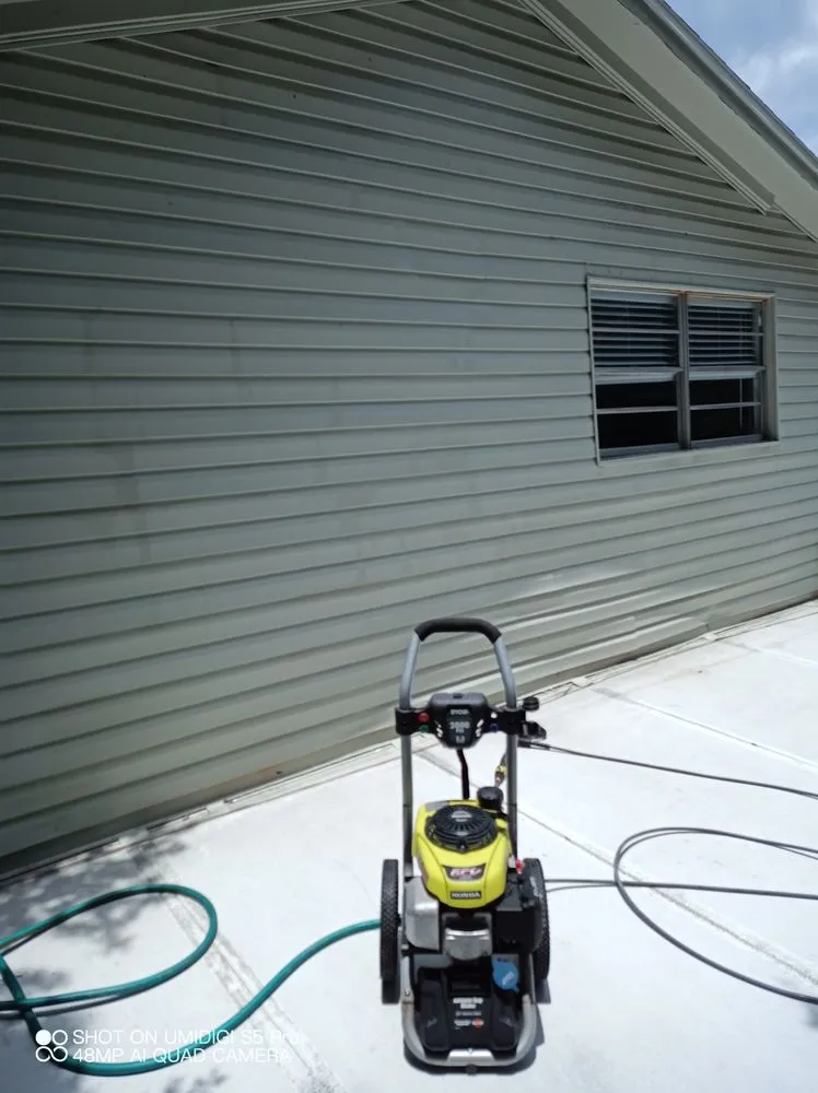 Slide of Handyman Services by Eriko