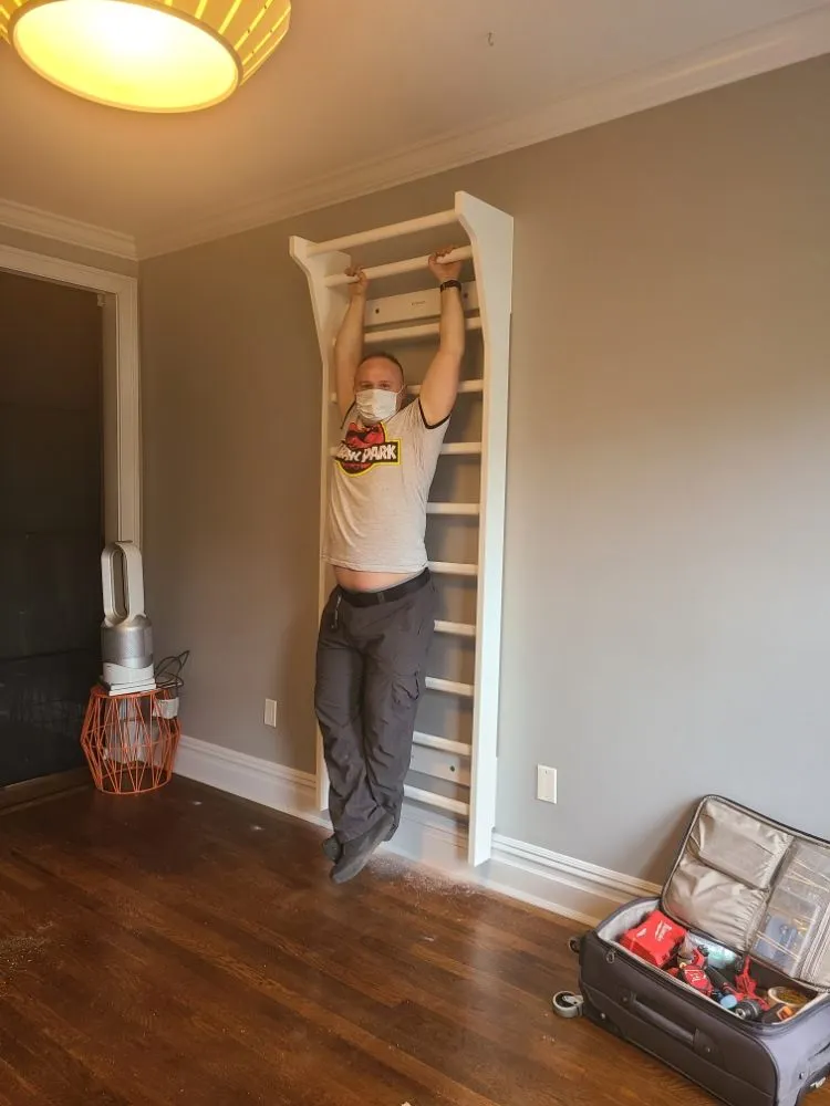 Reliable electrician providing emergency electrical service in Staten Island, NY - Handymanly Made