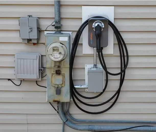 Slide of Hang's Electric