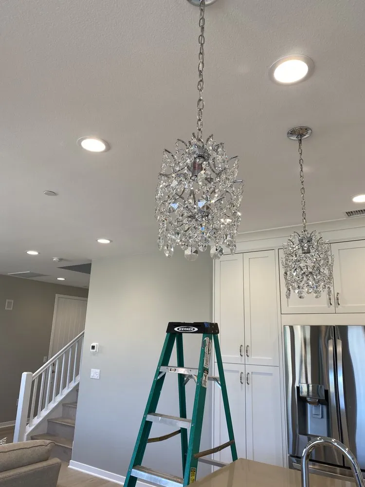 Emergency electrical service for homes in wiring installation, by