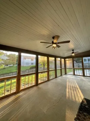 Hanthorn Construction & Remodeling Logo