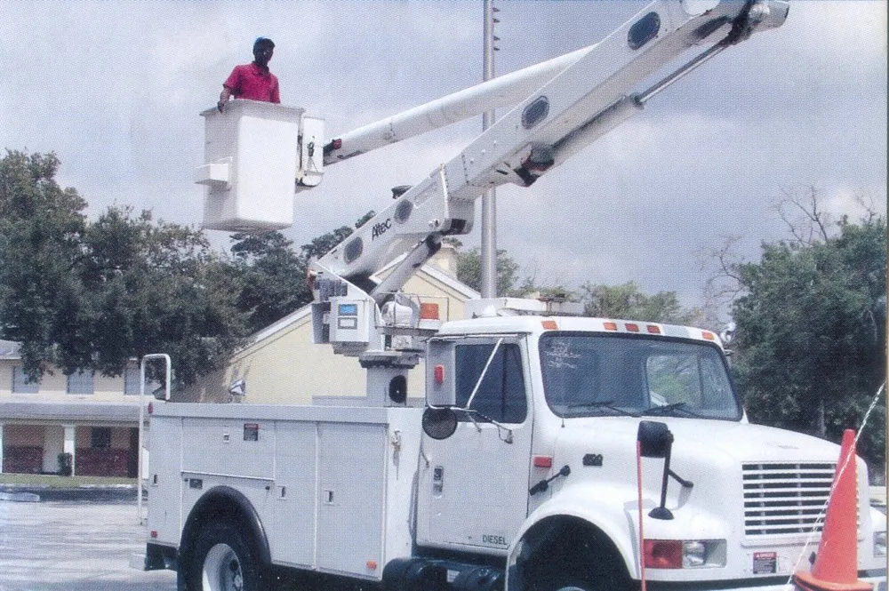 Professional circuit breaker repair experts serving Lauderhill, FL - Happy Customers Electrical Services
