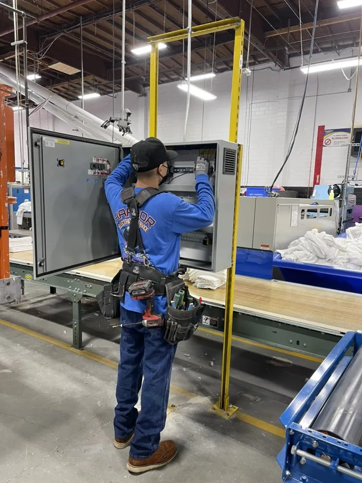 Slide of Harbor Electrical Services