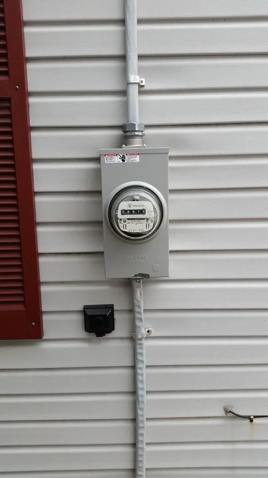 Affordable electrician providing electrical repair in , 