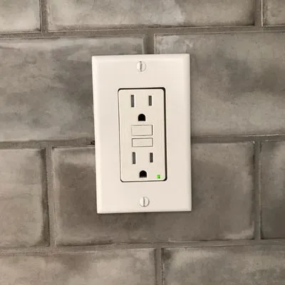 Hardline Master Electrician Logo