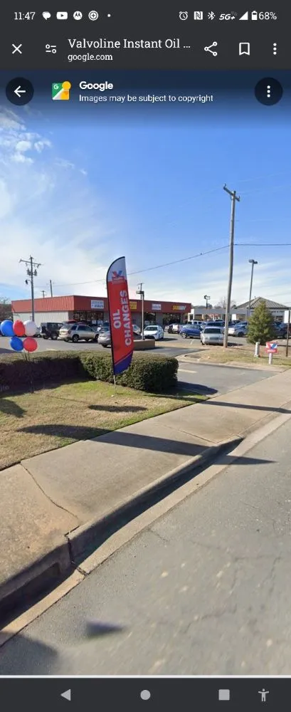 Affordable electrician providing emergency electrical service in , 