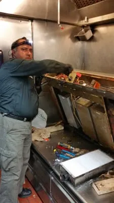 Harman Electricals Logo