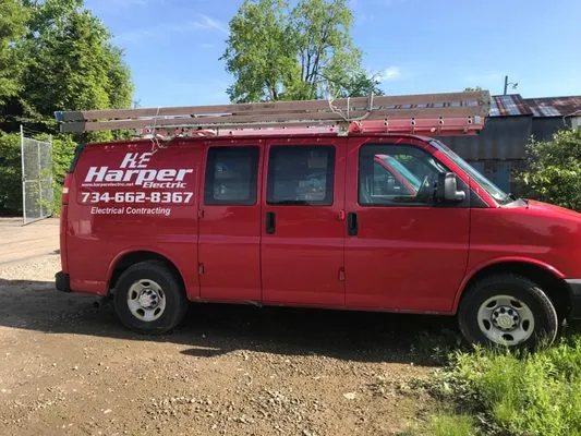 Harper Electric Logo