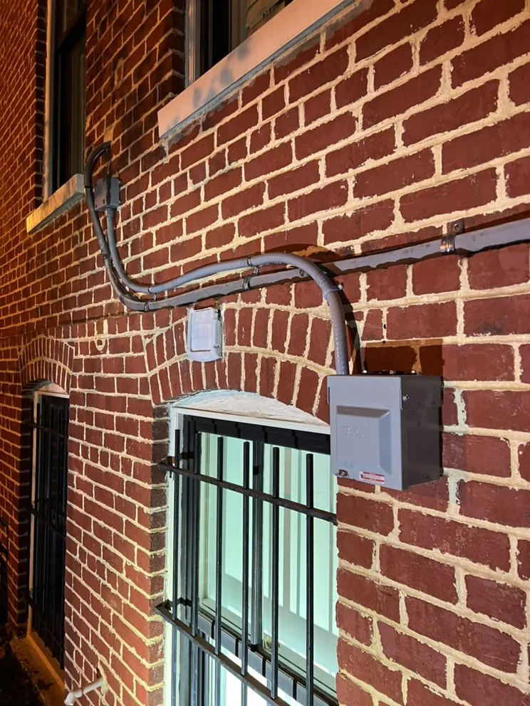 Reliable electrician providing electrical repair in Washington, DC, DC - Harris Electric