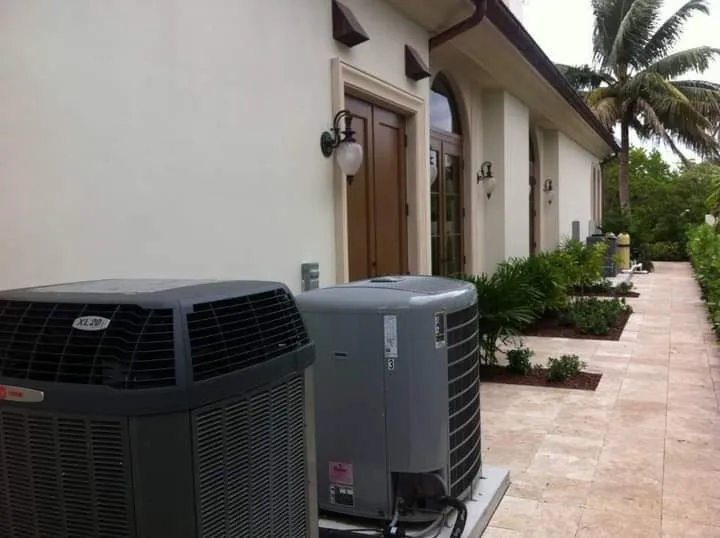 Emergency electrical service for homes in lighting installation, by