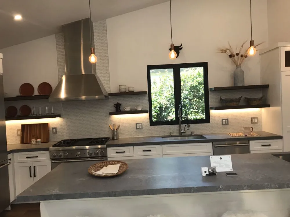 Emergency electrician providing outlet and switch repair in Granada Hills, CA - Harry’s Electrical Services