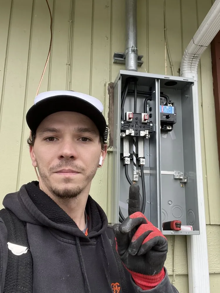 Emergency electrician providing wiring installation in , 