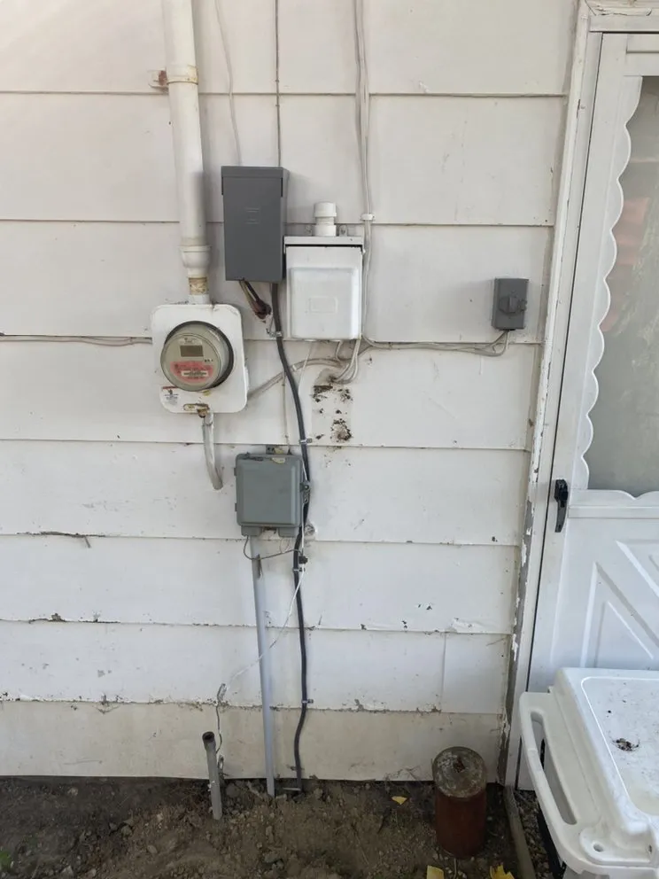 Professional outlet and switch repair service in , - HarveyHill Services