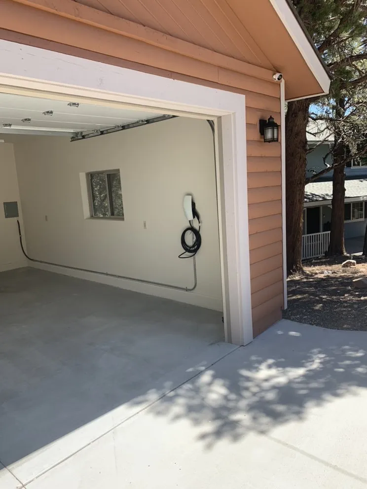 Certified circuit breaker repair service in Fawnskin, CA - Hastingspacific