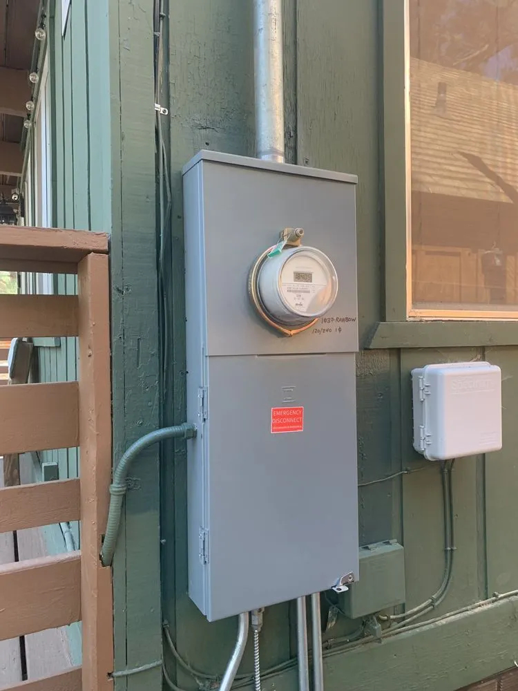 Certified electrician providing outlet and switch repair in Fawnskin, CA - Hastingspacific