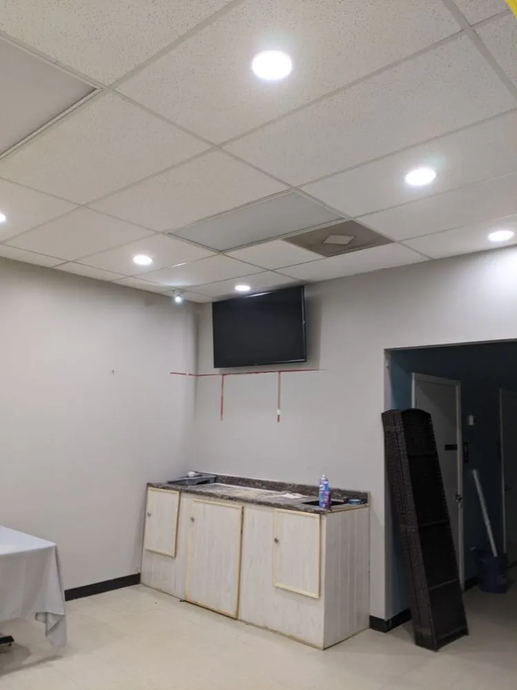 Slide of Hatchet 's Illumination and Lighting