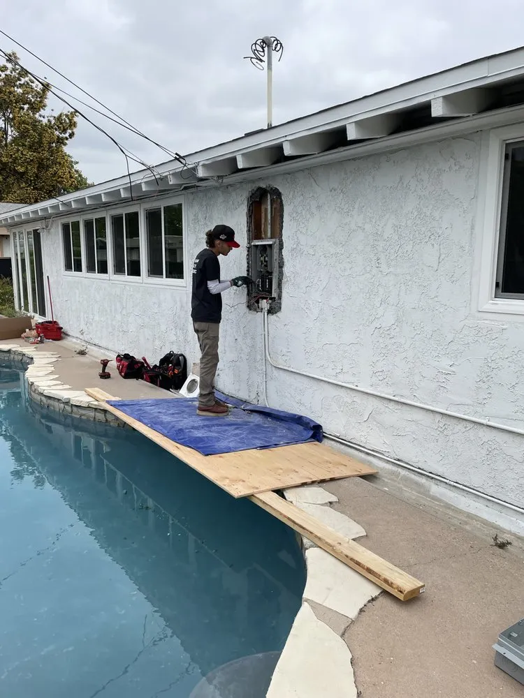 Slide of Havican Custom Electric