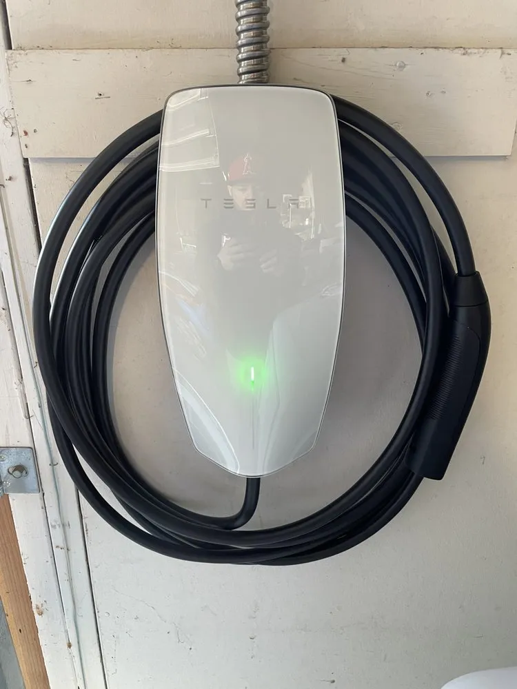 Slide of Havican Custom Electric