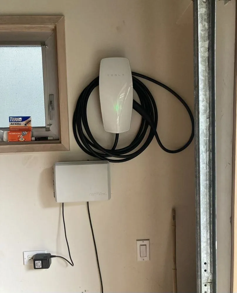 Professional outlet and switch repair experts serving , - Hawaii Electrical Source