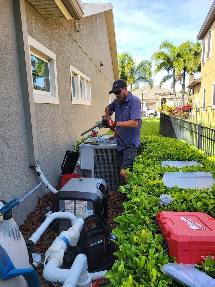 Trusted electrician providing electrical repair in , 