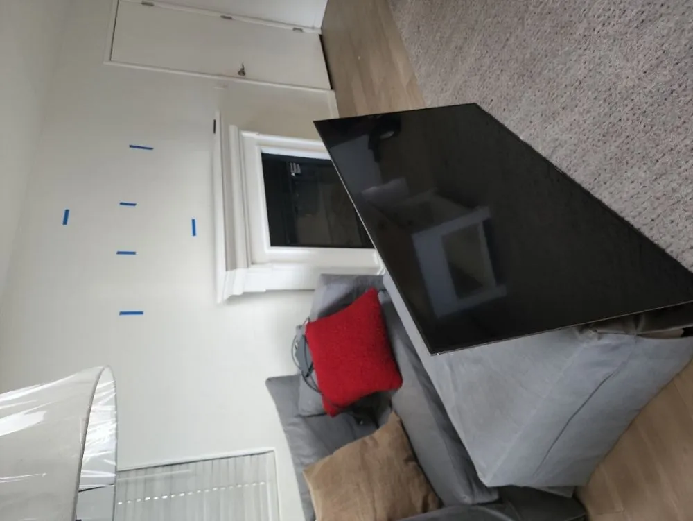 Slide of HD Electric 831