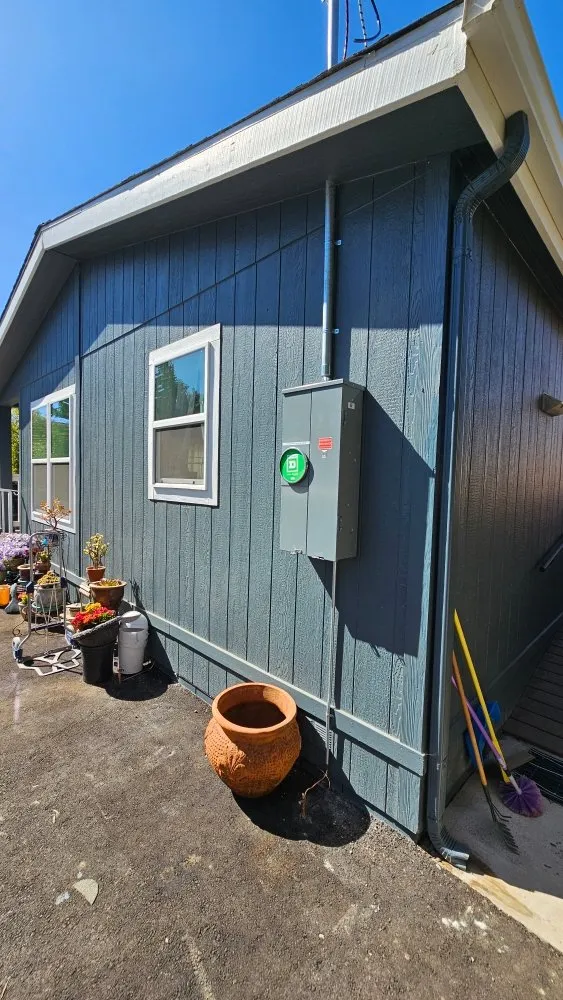 Slide of HD Electric 831