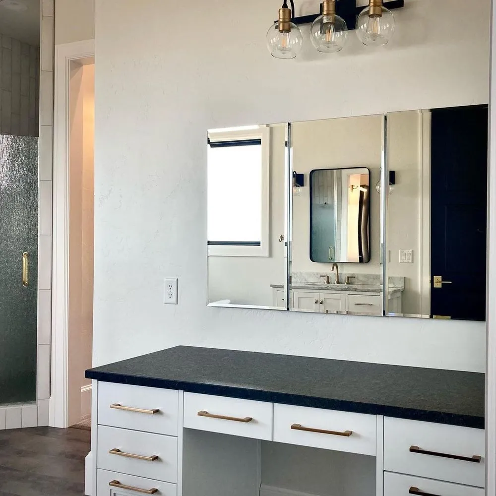 Slide of Heimat Electrician