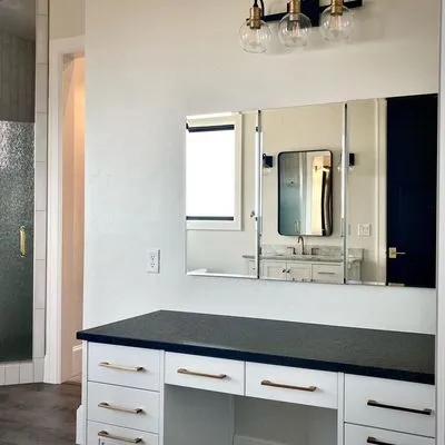 Heimat Electrician Logo