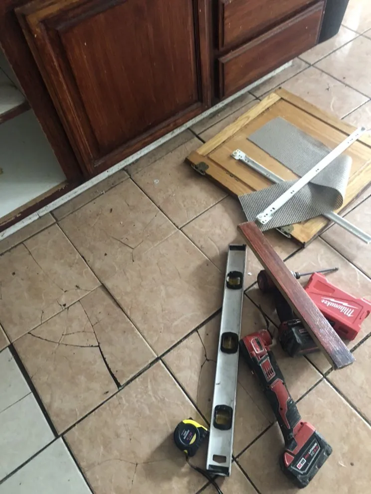 Professional electrician providing outlet and switch repair in Arden-Arcade, CA - Hello HVAC