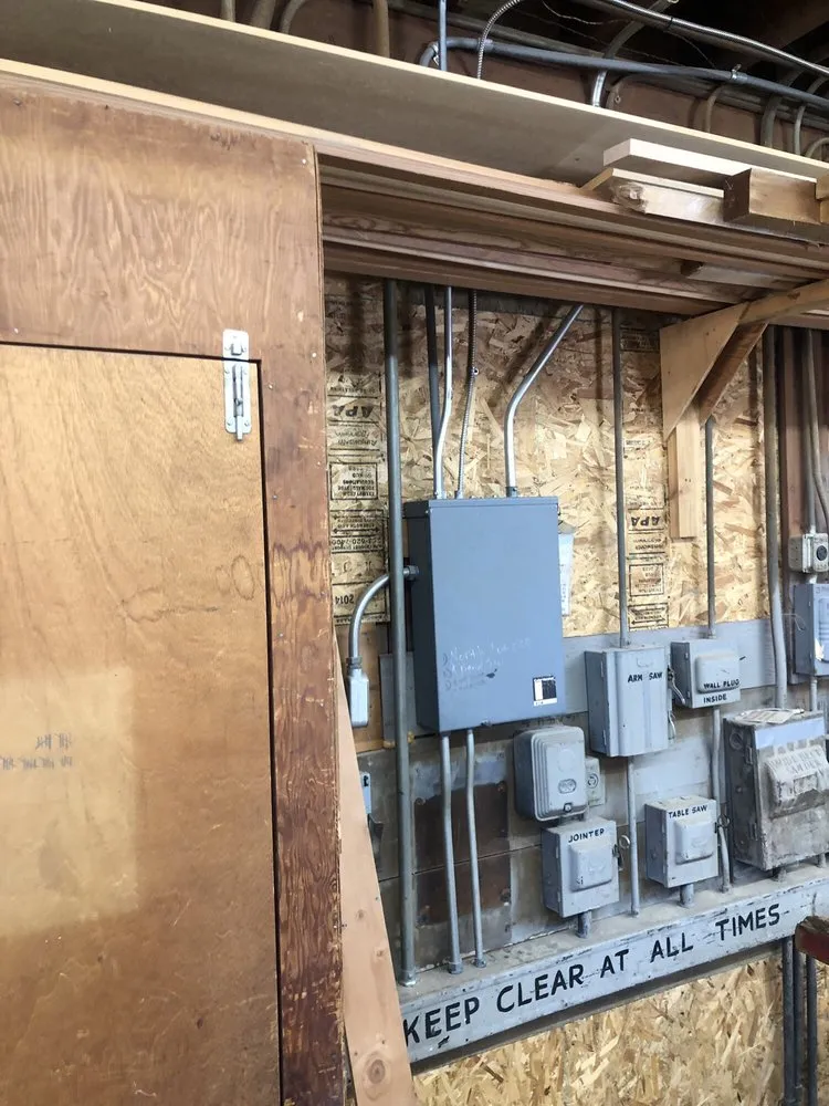 Slide of Henn Electric