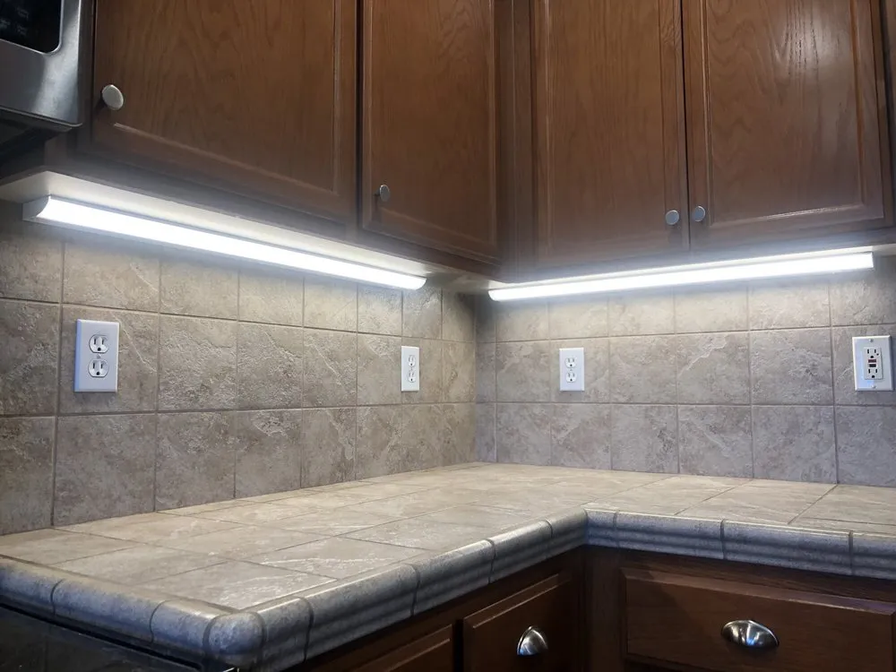 Slide of Henn Electric