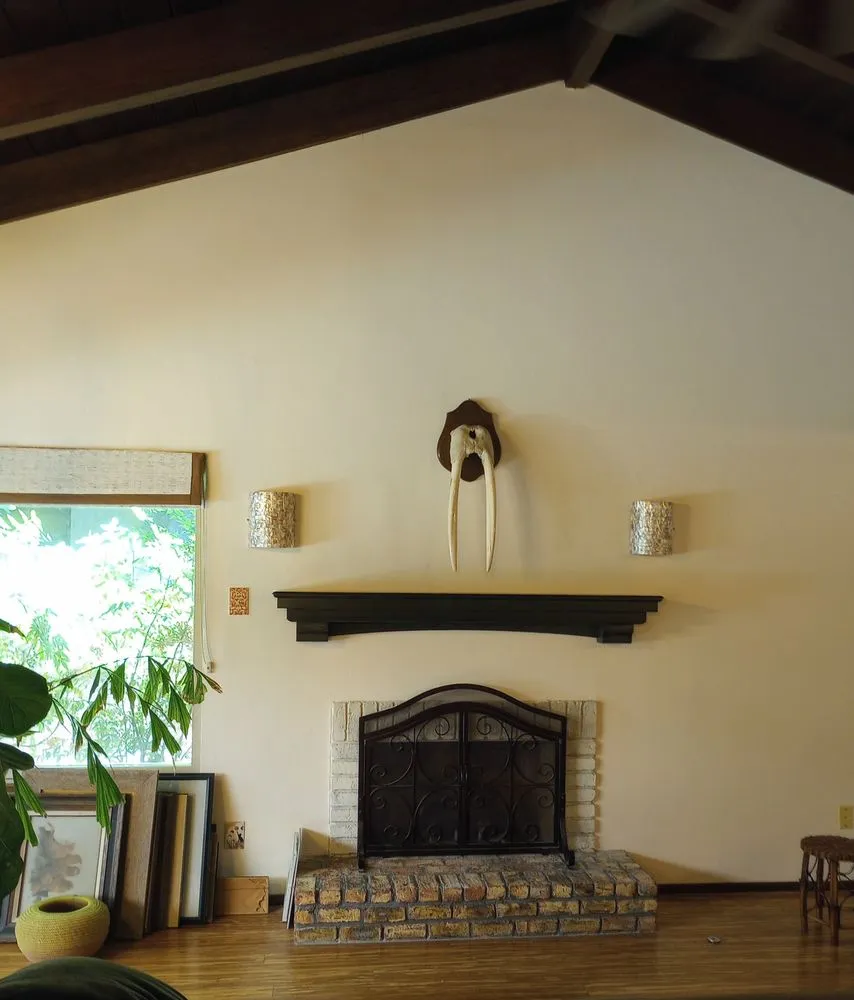 Slide of Henn Electric