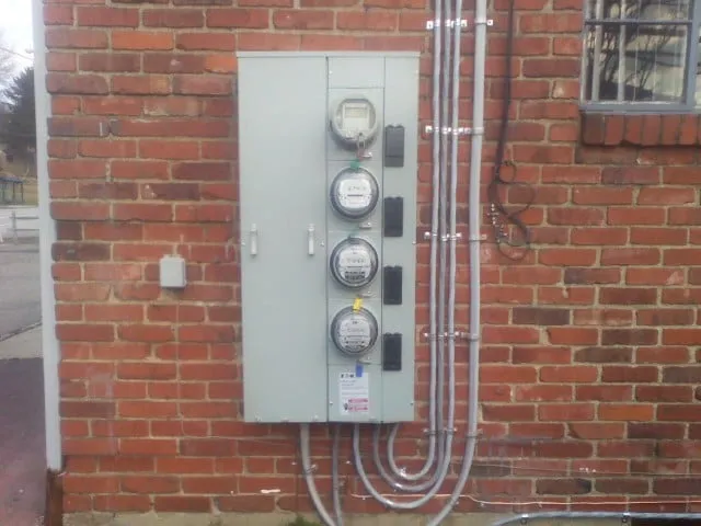 Certified electrician providing outlet and switch repair in Imperial, PA - Heritage Electrical