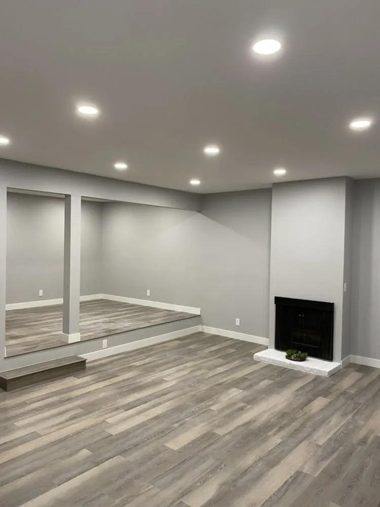 Slide of Hermanos Electric