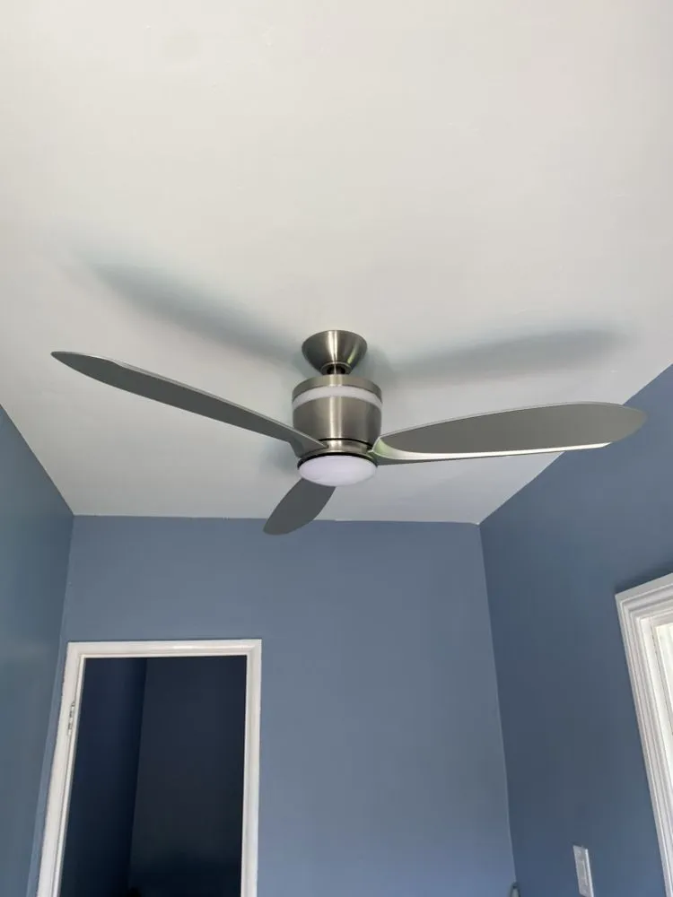 Slide of Hermanos Electric