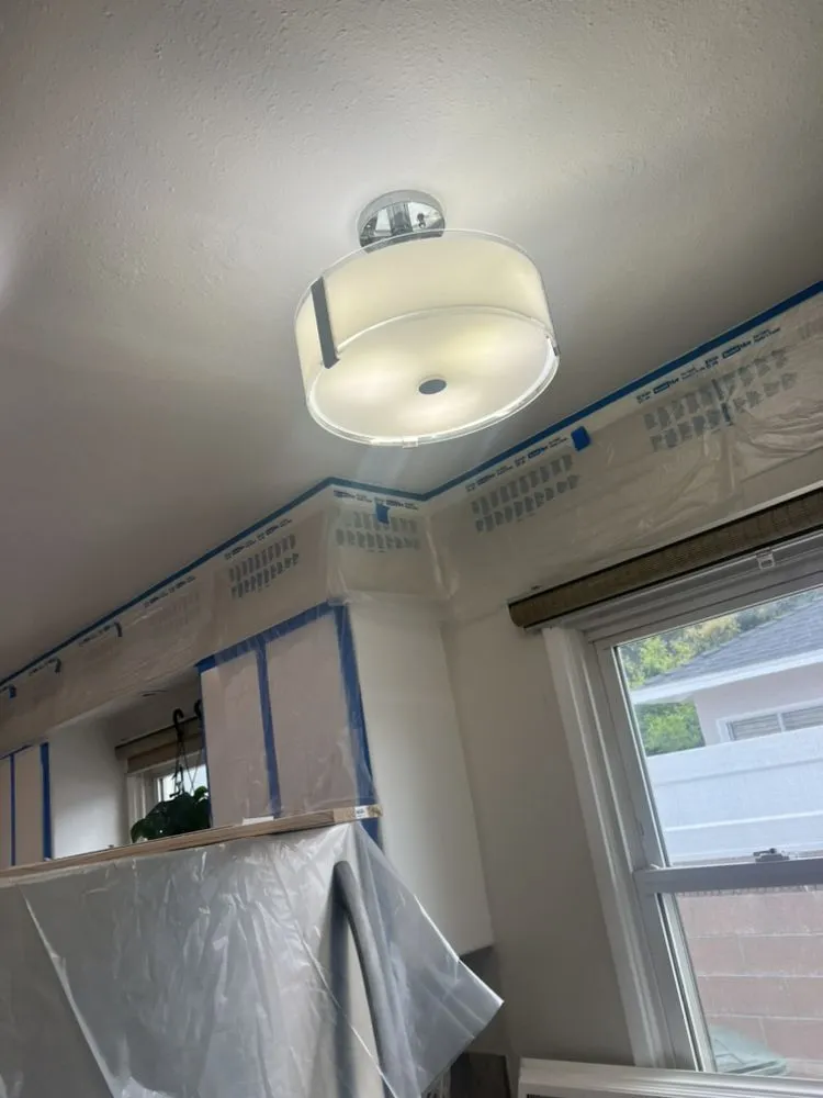 Slide of Hermanos Electric