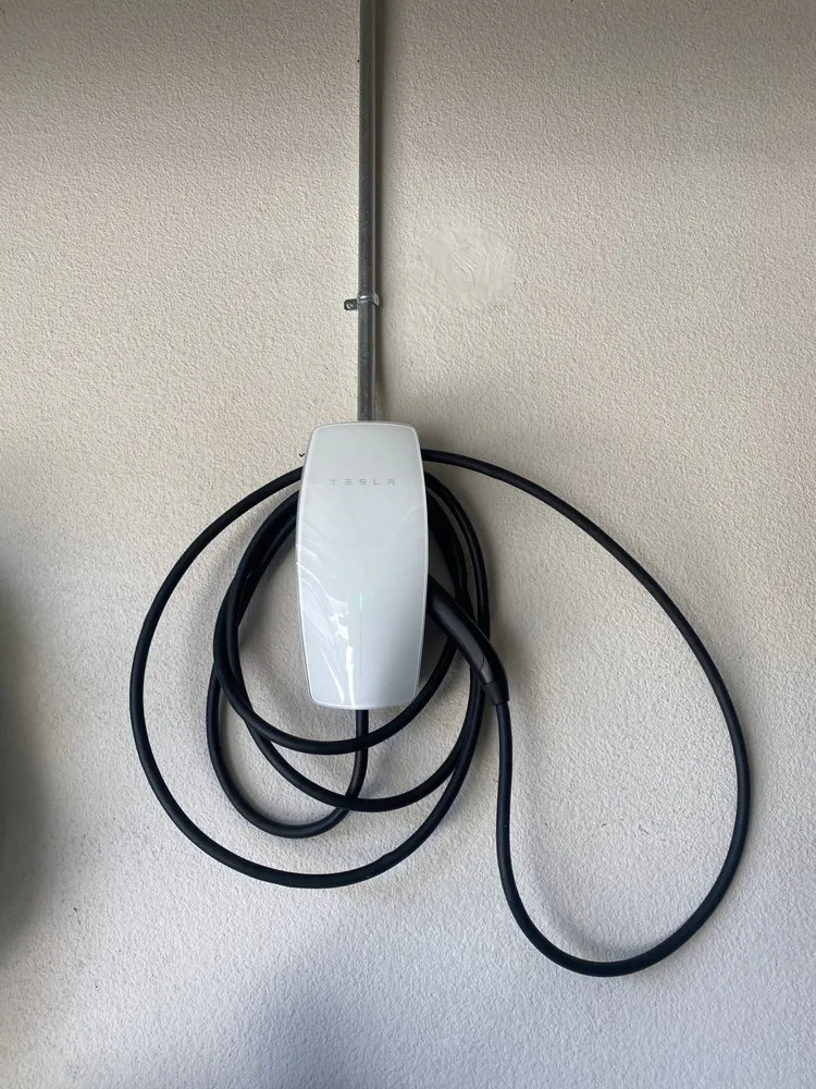 Slide of Hernandez Electric