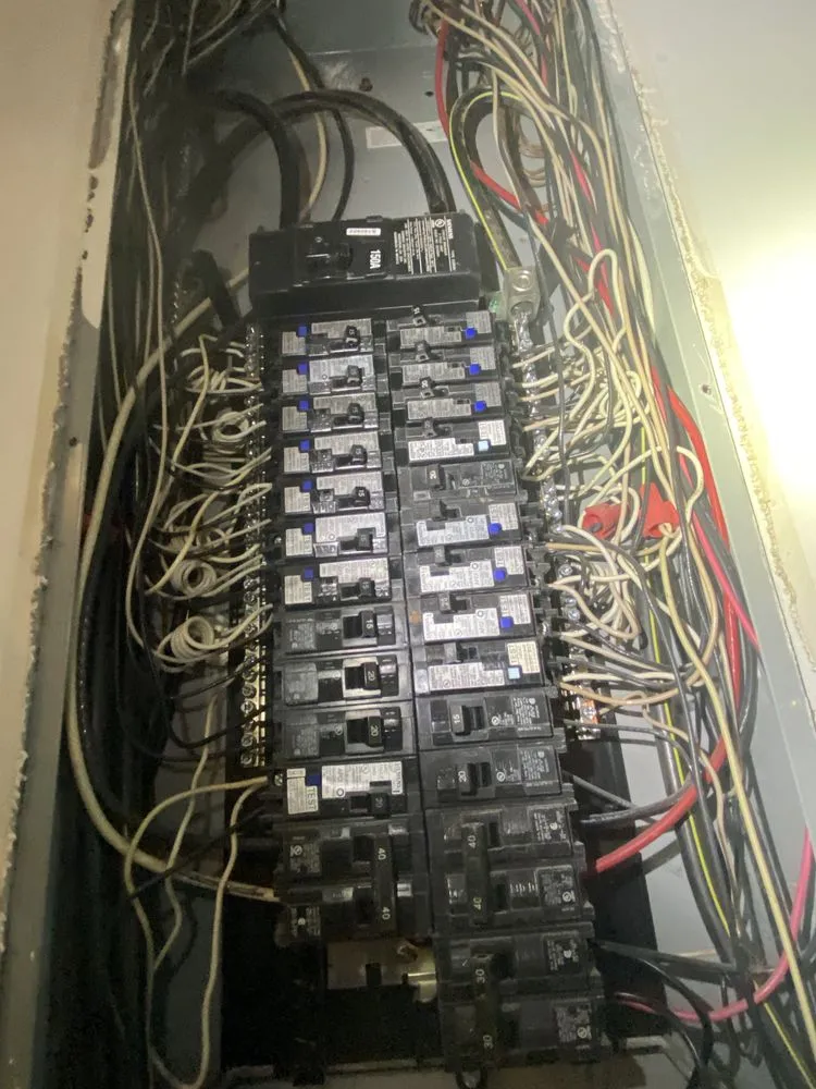 Slide of Hernandez Electric Services