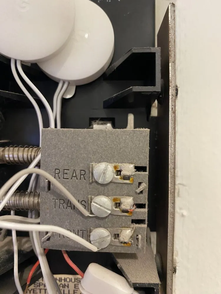 Slide of Hernandez Electric Services