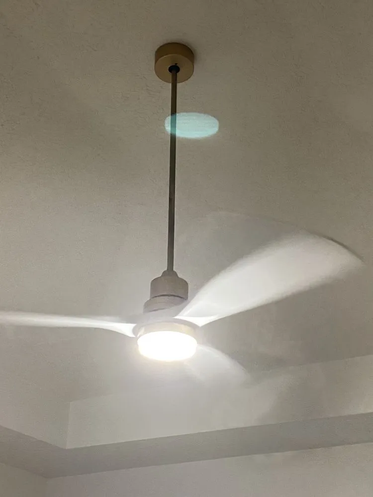 Slide of Hernandez Electric Services