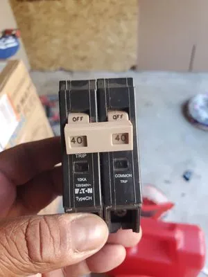 Hernandez Electric Services Logo