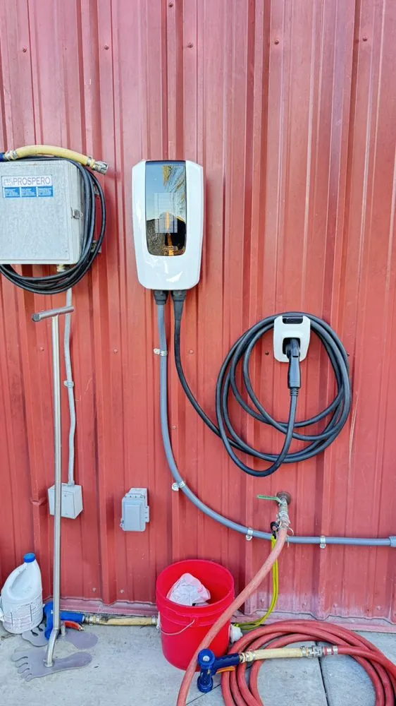 Slide of Hernandez Electrical Services