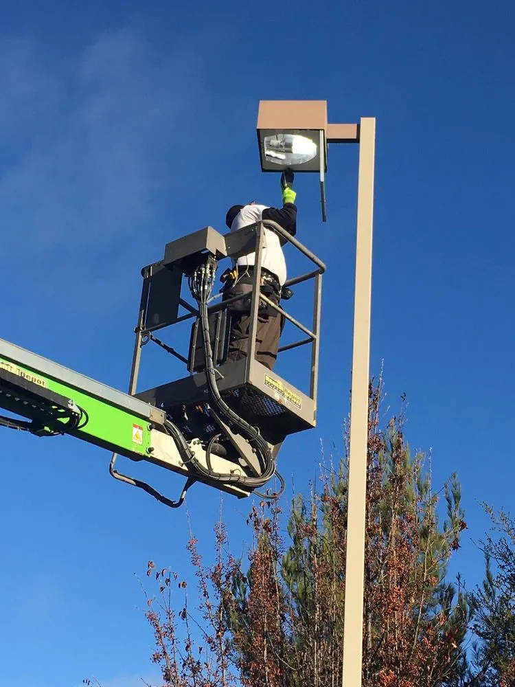 Slide of Hernandez Electrical Services