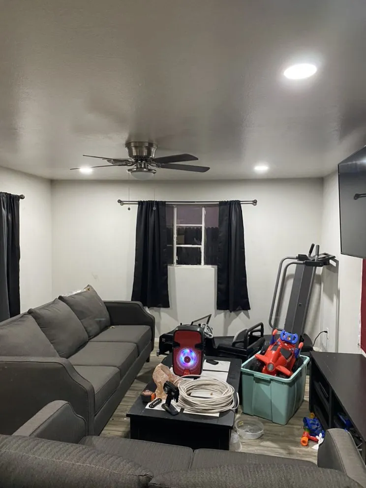 Slide of Hernández Electric