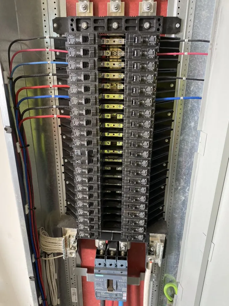 Slide of Hernández Electric