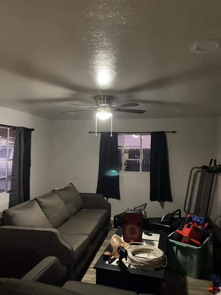 Slide of Hernández Electric