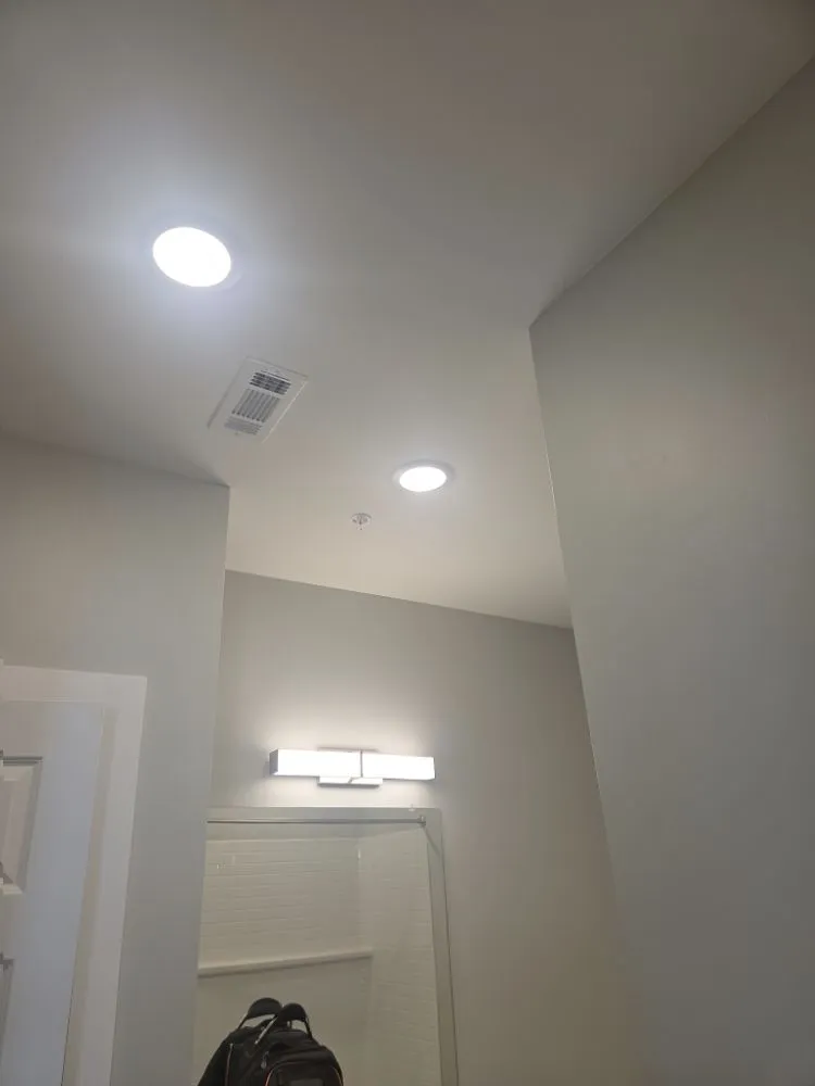 Affordable electrician providing circuit breaker repair in Ooltewah, TN - Hero's Electric