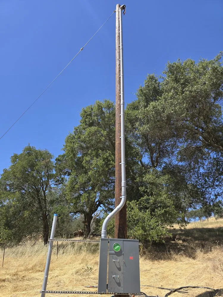 Emergency electrical service for homes in circuit breaker repair,  by 