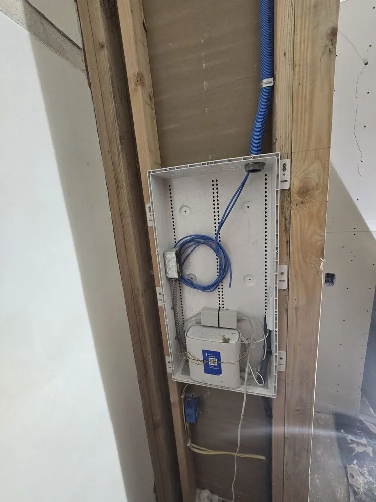 Licensed electrician providing wiring installation in , 